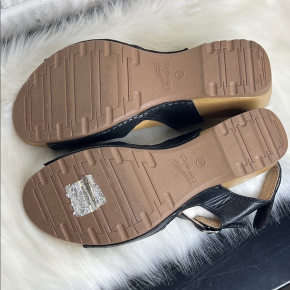 Dansko Black and Tan Women's Sandals - Picture 3 of 3